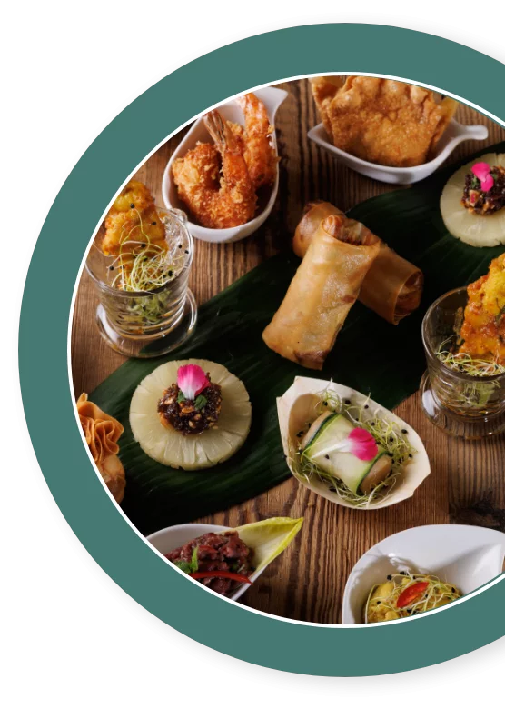 Plateau traiteur avec bouchées apéritives et finger food